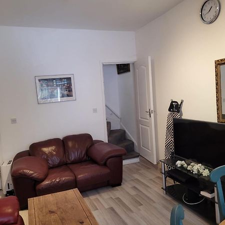 Nice Double Bedroom Near Qmc ノッティンガム エクステリア 写真